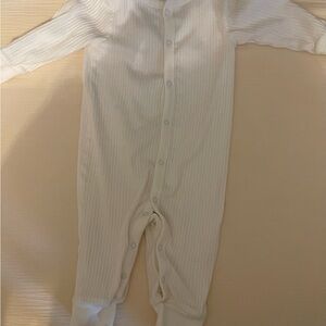 Baby Gender Neutral White One Piece Outfit Size 3-6 Months